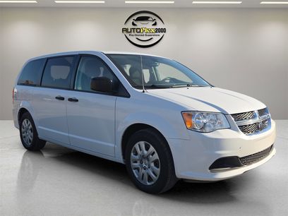 Used 2019 Dodge Grand Caravan SE w/ UConnect Hands-Free Group