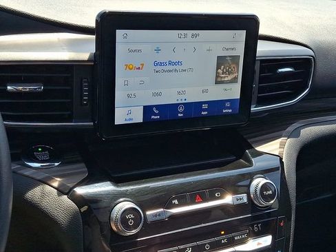 Certified 2021 Ford Explorer Limited w/ Equipment Group 301A AWD/4WD image 18
