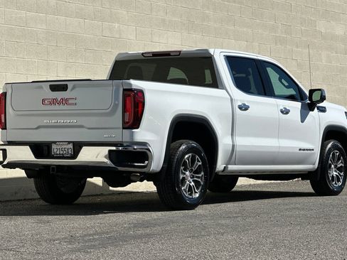Certified 2025 GMC Sierra 1500 SLT image 4