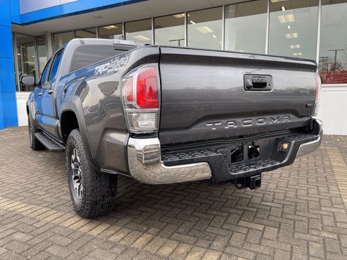 Used 2023 Toyota Tacoma TRD Off-Road image 3