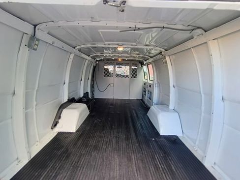 Used 2002 Dodge B3500 image 63