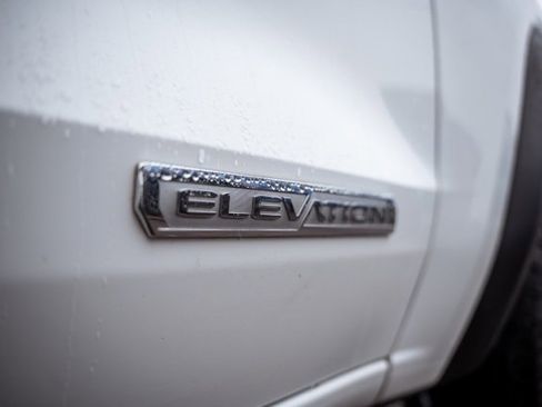 Used 2023 GMC Canyon Elevation image 11