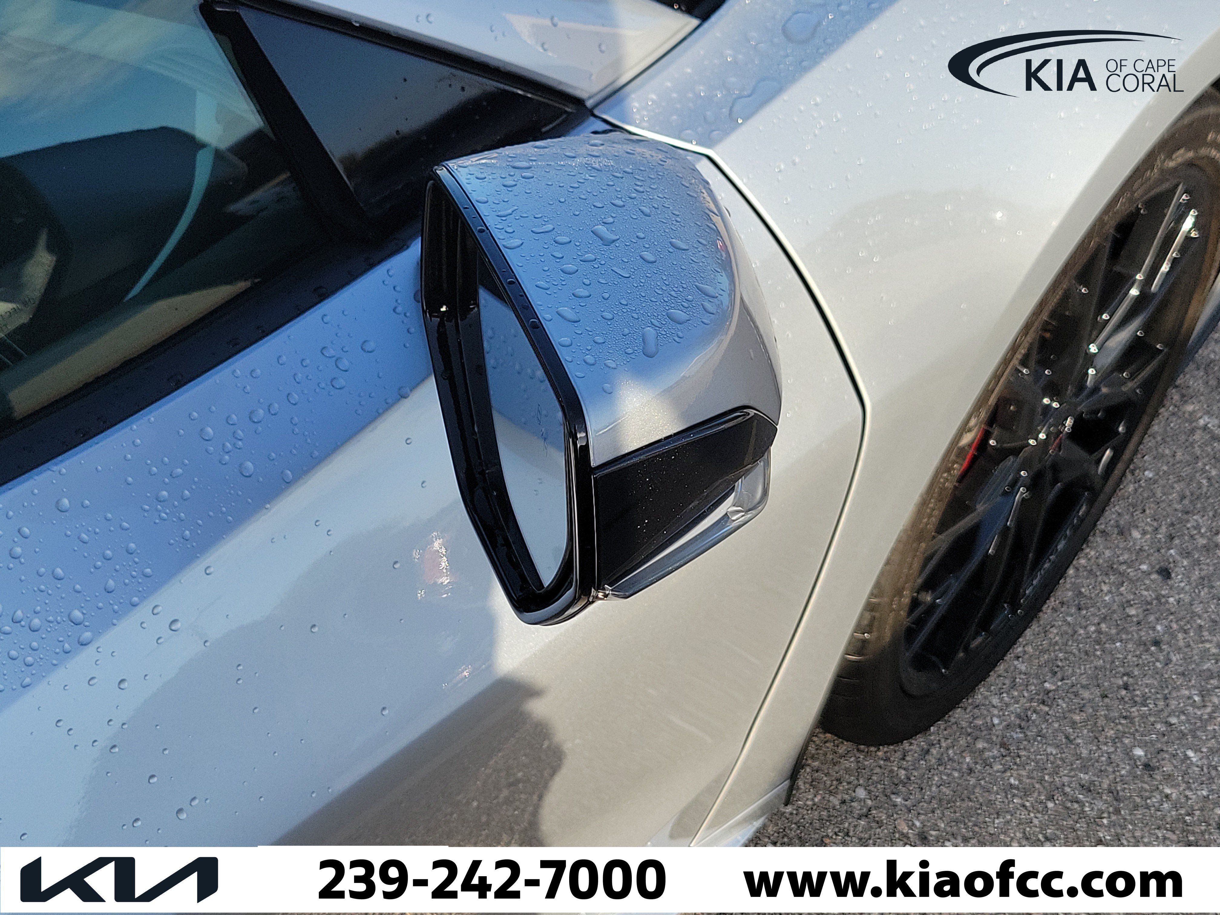 Used 2026 Chevrolet Corvette Stingray Premium Cpe w/ Z51 Performance Package RWD image 9