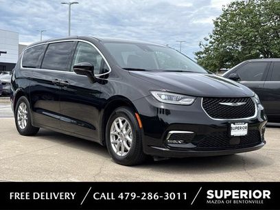 Used 2024 Chrysler Pacifica Touring-L