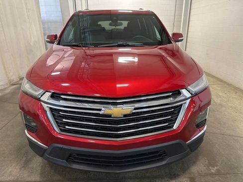 Used 2023 Chevrolet Traverse LT FWD image 2
