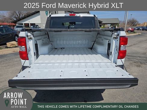 Used 2025 Ford Maverick XLT image 17