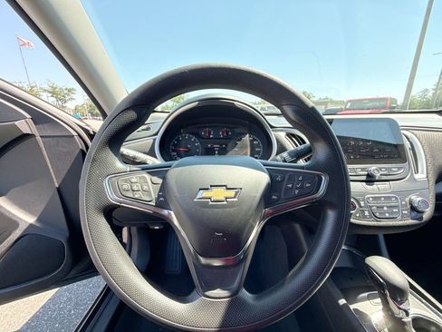 Used 2023 Chevrolet Malibu LT FWD image 16