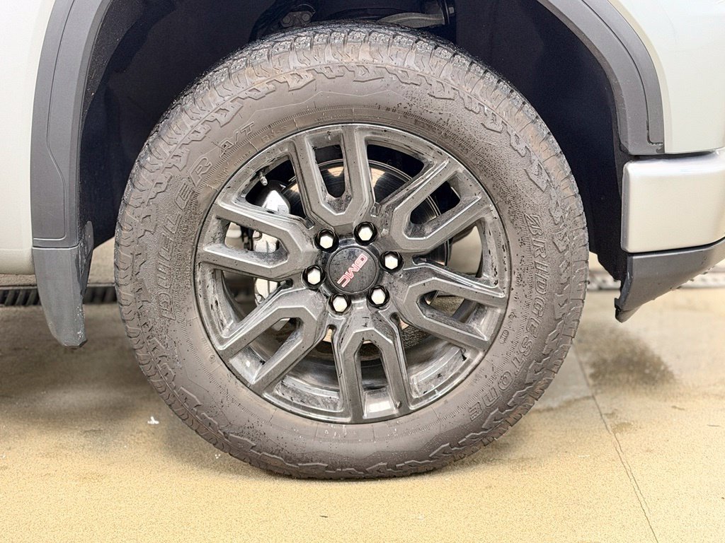 Used 2025 GMC Sierra 1500 Elevation AWD/4WD image 4