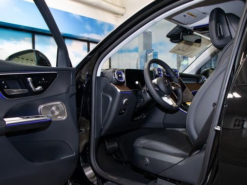 Certified 2025 Mercedes-Benz GLC 350e GLC 350e image 13