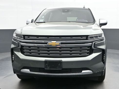 Used 2023 Chevrolet Suburban Premier AWD/4WD image 3