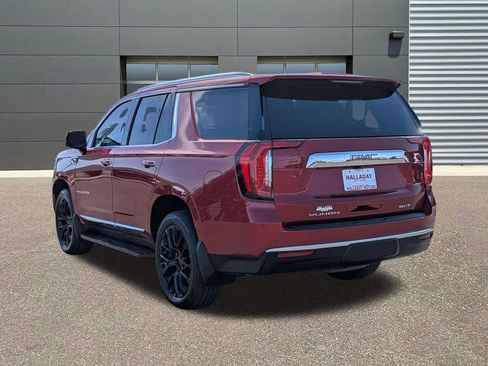 Certified 2022 GMC Yukon SLT w/ SLT Luxury Package AWD/4WD image 8