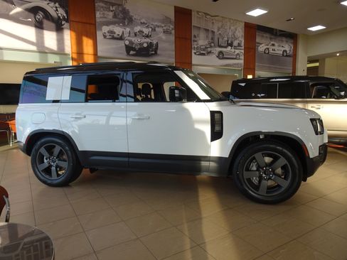 New 2026 Land Rover Defender 110 S image 12
