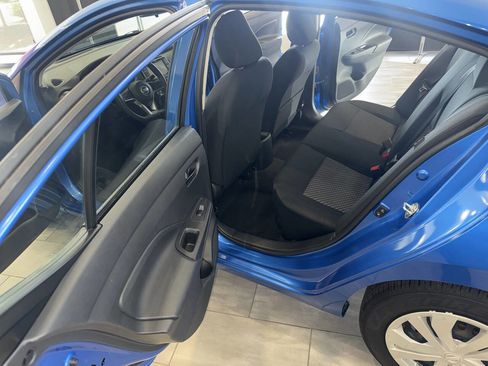 Used 2021 Nissan Versa S FWD image 18