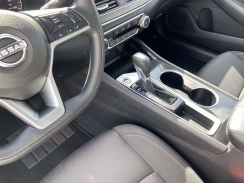 Used 2024 Nissan Altima 2.5 SV image 20