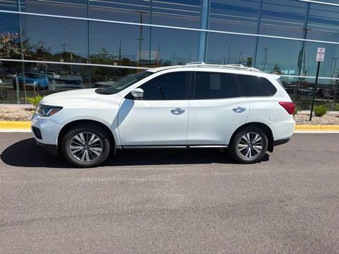 Used 2020 Nissan Pathfinder SL w/ Cargo Package AWD/4WD image 22