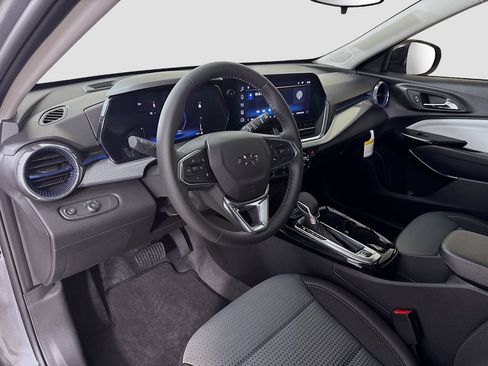 New 2026 Chevrolet Trax LT w/ Midnight Edition FWD image 10