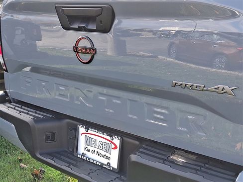 Used 2023 Nissan Frontier PRO-4X w/ Tow Package image 15