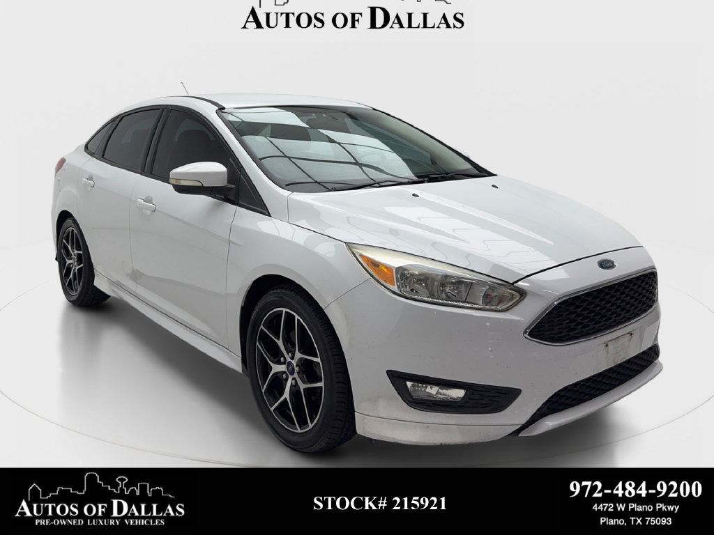 Used 2016 Ford Focus SE w/ SE Sport Package FWD image 1