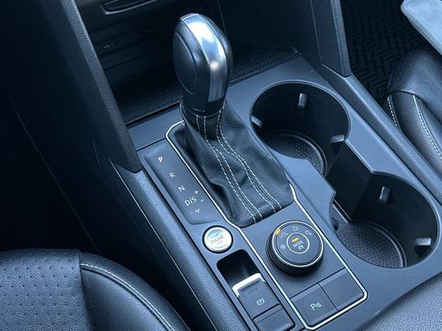 Used 2021 Volkswagen Atlas SE w/ Towing Package image 23