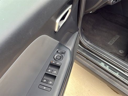 Certified 2025 Kia K4 image 11