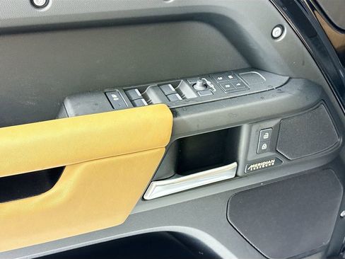 New 2026 Land Rover Defender 110 X-Dynamic SE AWD/4WD image 24