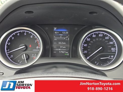 Used 2024 Toyota Camry LE w/ Convenience Package FWD image 18