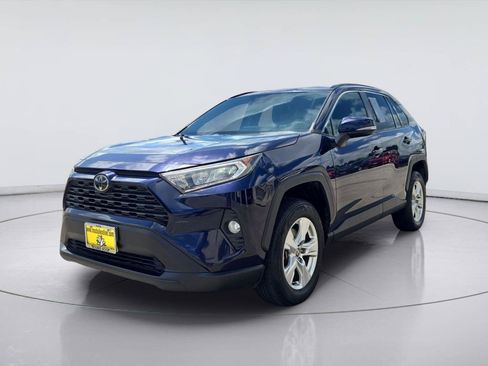 Used 2021 Toyota RAV4 XLE AWD/4WD image 1