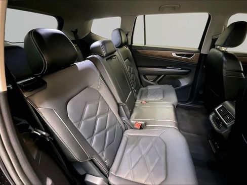 Used 2024 Volkswagen Atlas SE image 27
