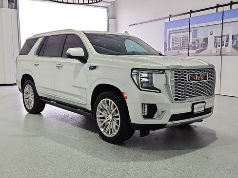 Used 2023 GMC Yukon Denali AWD/4WD image 4
