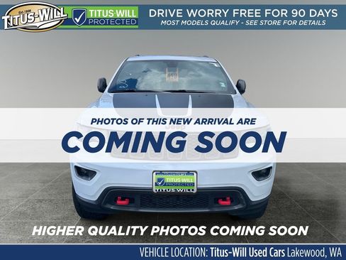 Used 2018 Jeep Grand Cherokee Trailhawk image 2