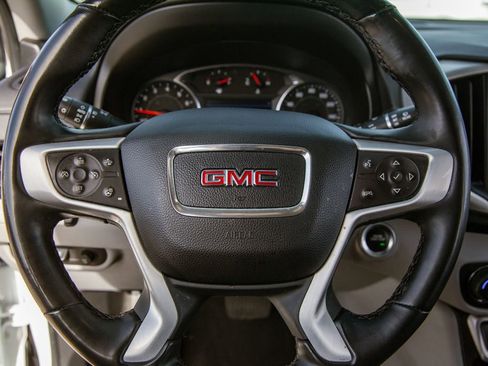 Used 2023 GMC Terrain SLT w/ Tech Package image 16