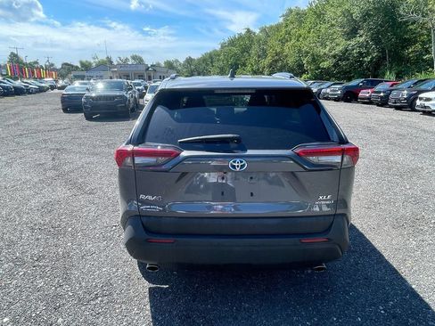 Used 2021 Toyota RAV4 XLE AWD/4WD image 6