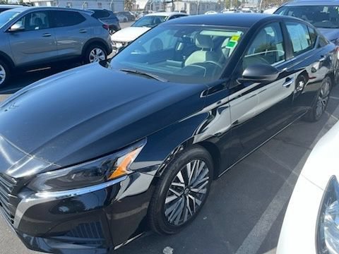 Used 2025 Nissan Altima 2.5 SV FWD image 4