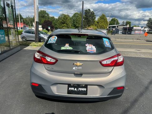Used 2017 Chevrolet Cruze LT FWD image 7
