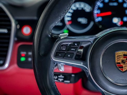 Used 2022 Porsche Cayenne S Platinum image 46