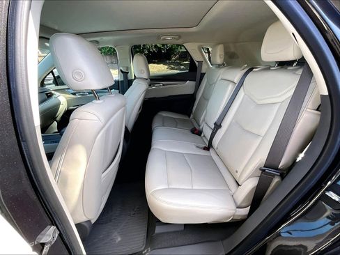 Used 2018 Cadillac XT5 Luxury w/ Driver Awareness Package AWD/4WD image 28
