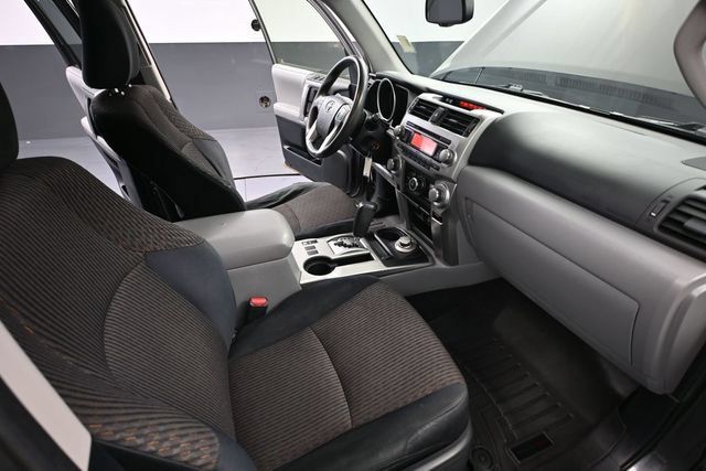 Used 2013 Toyota 4Runner SR5 w/ Convenience Pkg AWD/4WD image 40