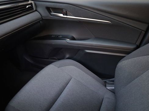 Used 2025 Toyota Camry LE FWD image 10