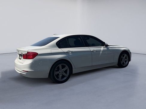 Used 2015 BMW 320i Sedan RWD image 5