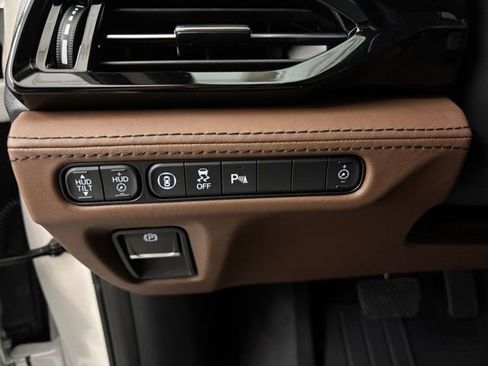 Certified 2026 Acura MDX SH-AWD w/ Advance Package image 28