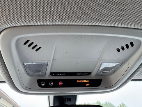 Used 2020 Chevrolet Traverse LS image 21