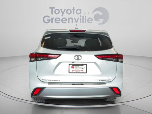 Used 2022 Toyota Highlander Platinum FWD image 5