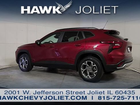 Used 2025 Chevrolet Trax LT w/ LT Convenience Package FWD image 6