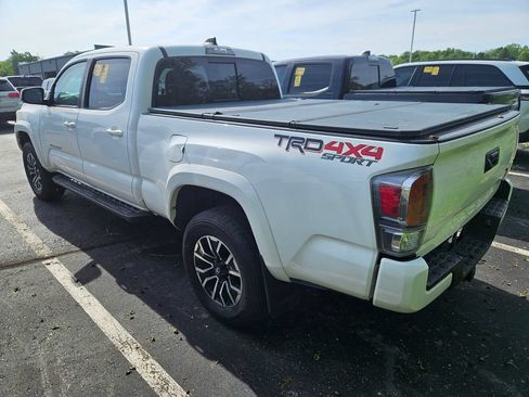 Used 2020 Toyota Tacoma TRD Sport AWD/4WD image 8