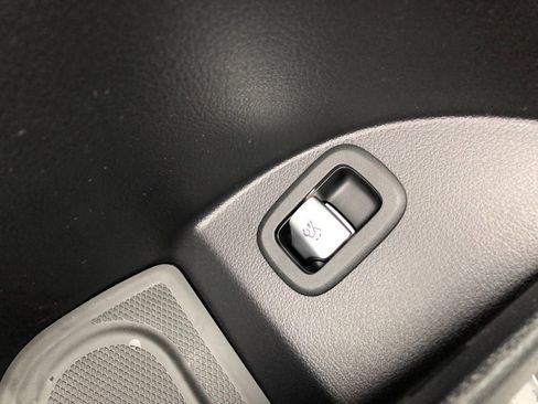 New 2026 Mercedes-Benz GLC 300 GLC 300 image 13