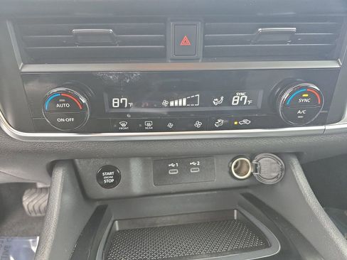 Used 2024 Nissan Rogue SV image 23