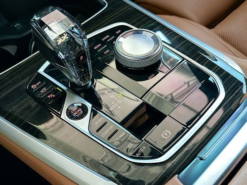 Used 2023 BMW X5 xDrive40i w/ Executive Package image 16