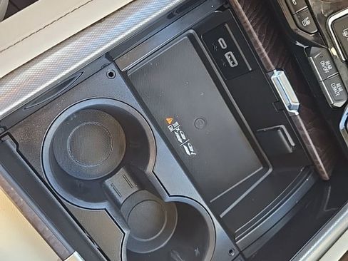 Used 2023 GMC Yukon XL Denali image 24