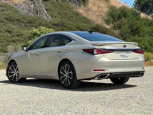Used 2024 Lexus ES 350 w/ Premium Package image 2