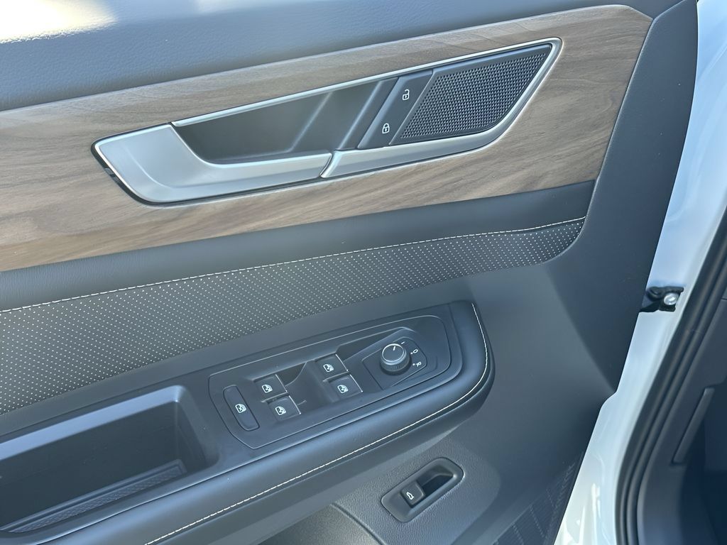 New 2026 Volkswagen Atlas SE FWD image 13